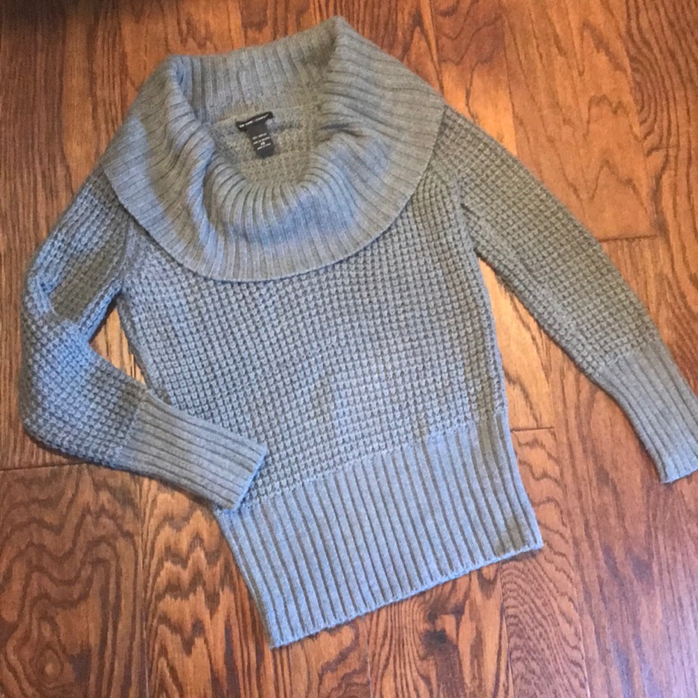 2 New York & Company knitted tops